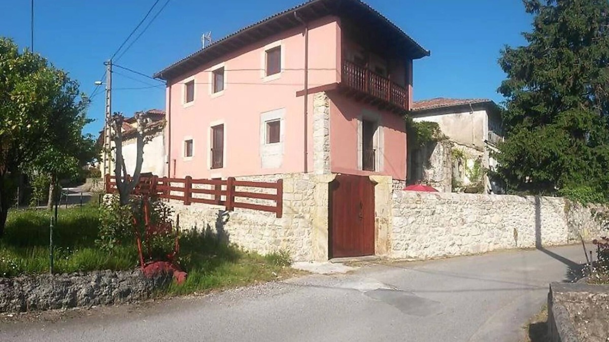 Vidiago House | La Coruxa Vacation Home