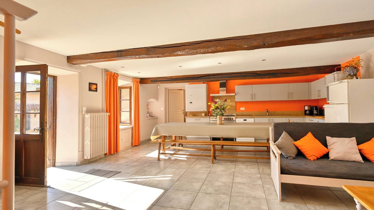 Grezieu-le-Marche House | La Cour de Marius 🏵️, enjoy the calm of the forest to recharge your batteries!