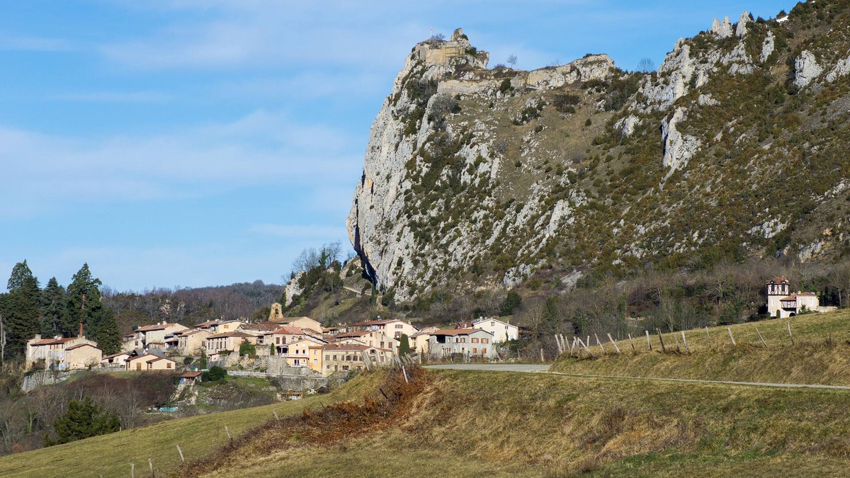 Roquefixade House | La Cousteto accommodation in a 17th century fortified house