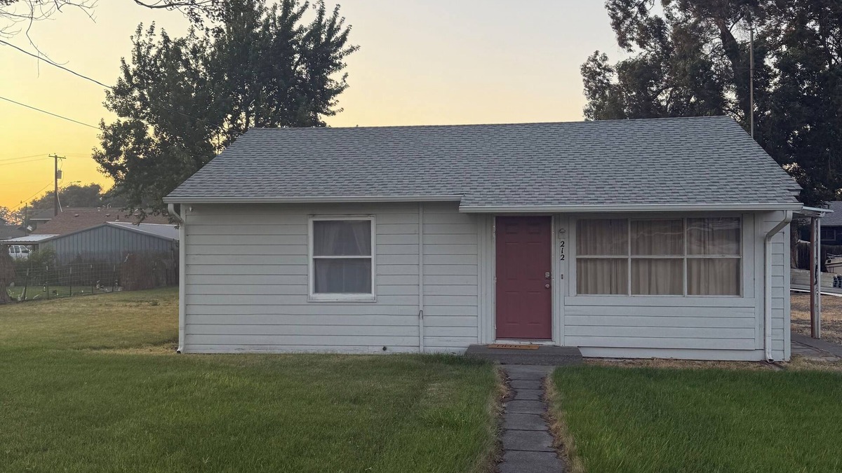 Umatilla House | La Cozy Casita! where you'll stay like you're at home!