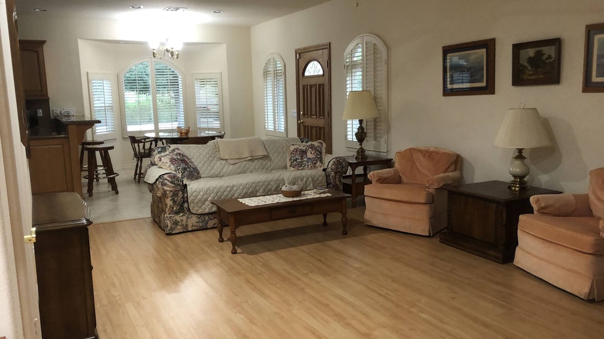Murrieta House | La Cresta guest house with mountain views