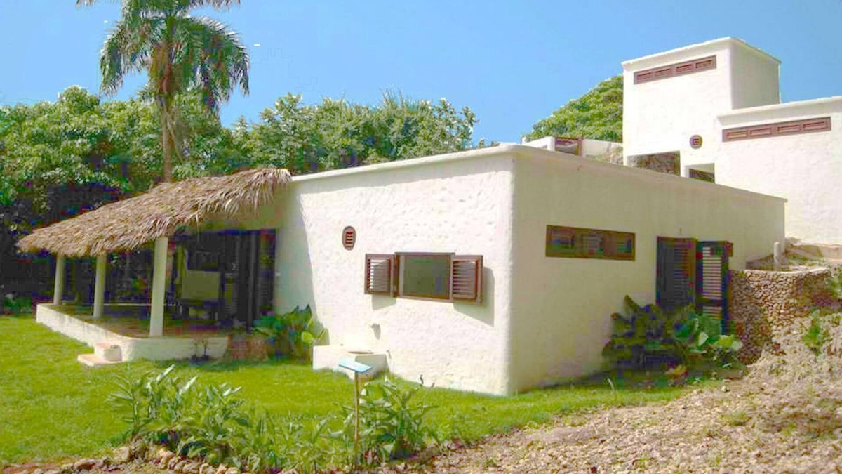 Las Galeras House | La Cueva, eco-lodge for 4, peaceful, close to the beaches
