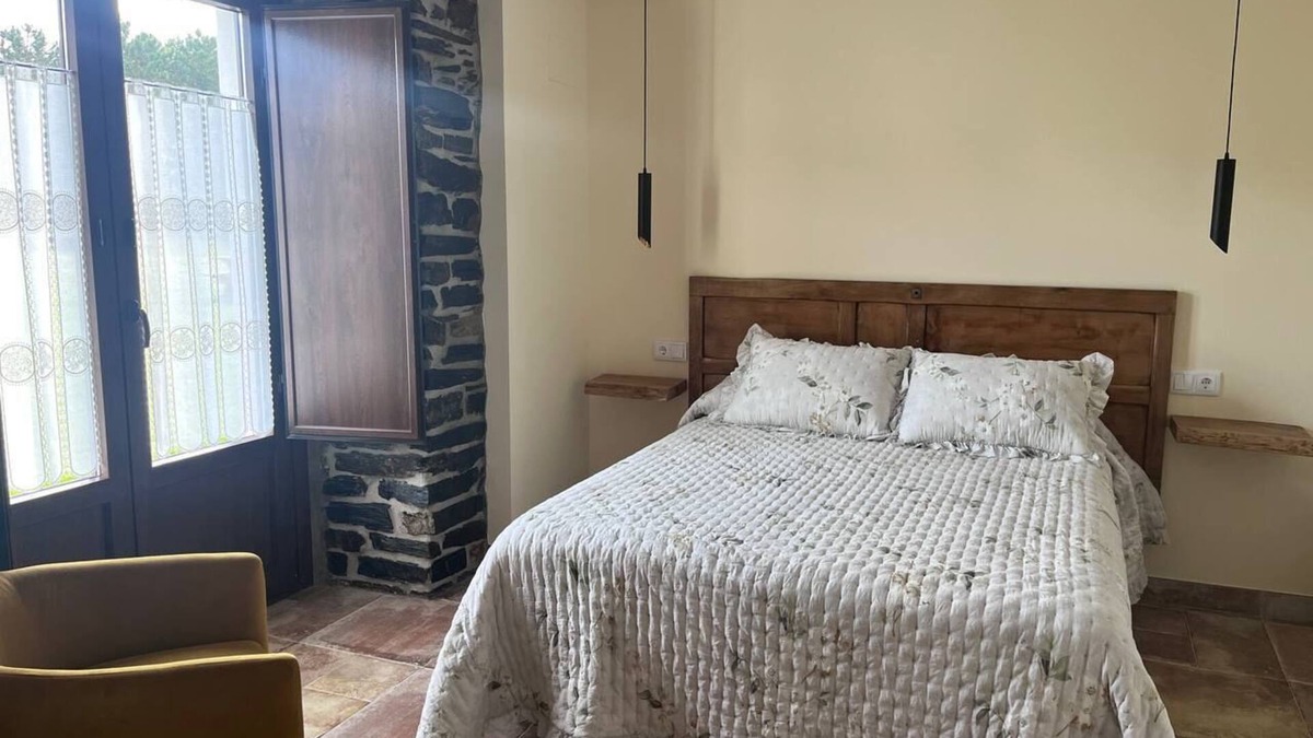 Campos y Salave Apartment | LA CURTIA DEL NETO; ideal for families, 1 km from the beach of Porcía, EL FRANCO