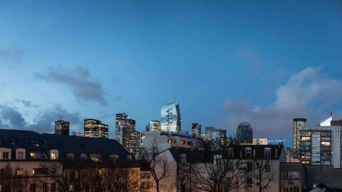 Puteaux Apartment | La Défense view, Contemporary, all comforts.