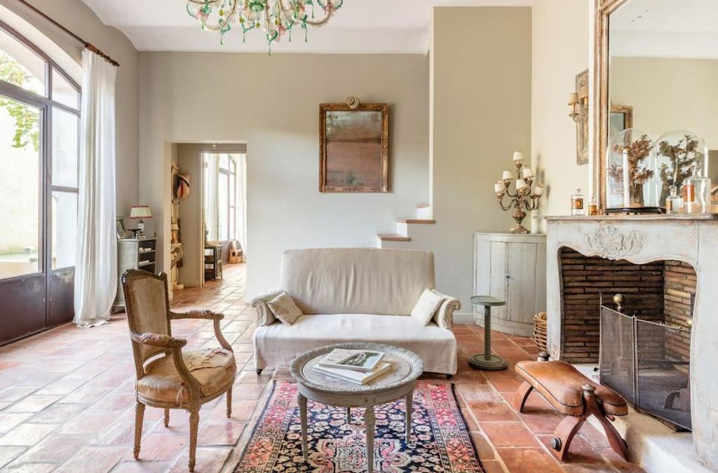 Cadereau Villa | La Demeure Provençale au charme suranné