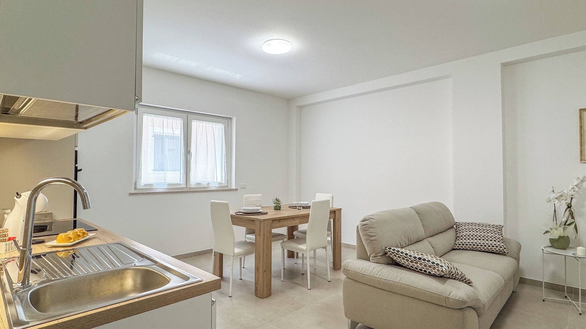 Rocca San Giovanni Apartment | La Dimora del Borgo - Appartamento "La Corte"
