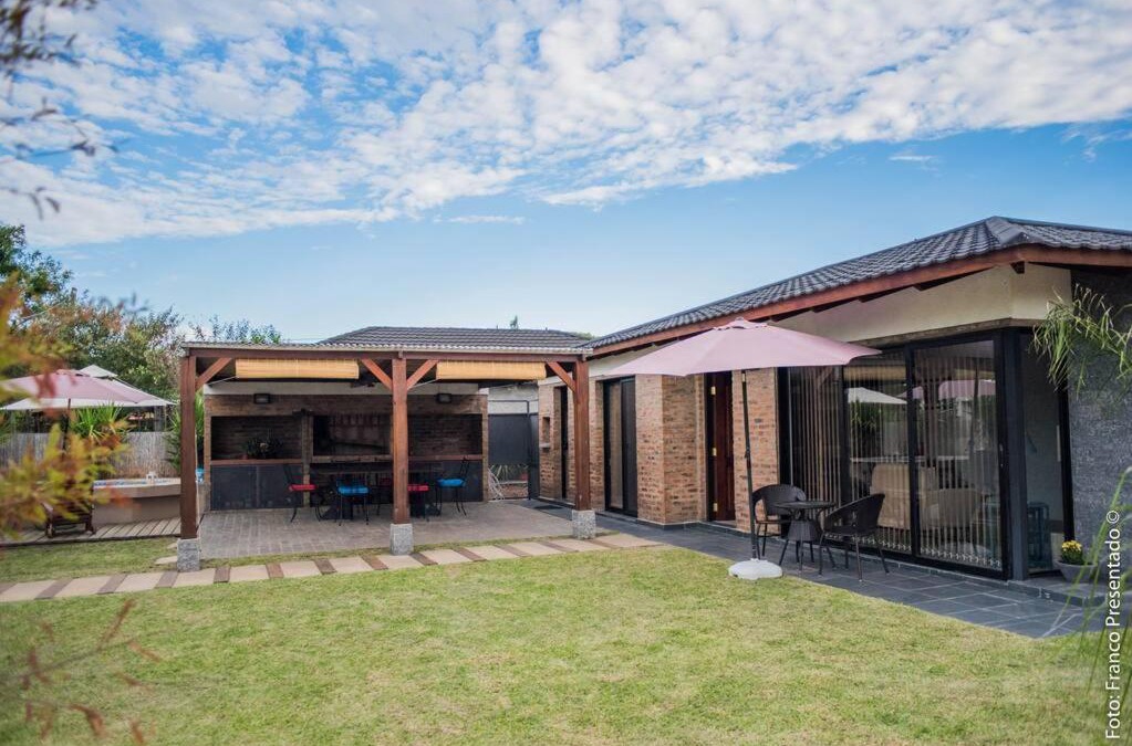 Termas del Dayman House | La Esquina - hermosa casa en Termas del Daymán con Piscina