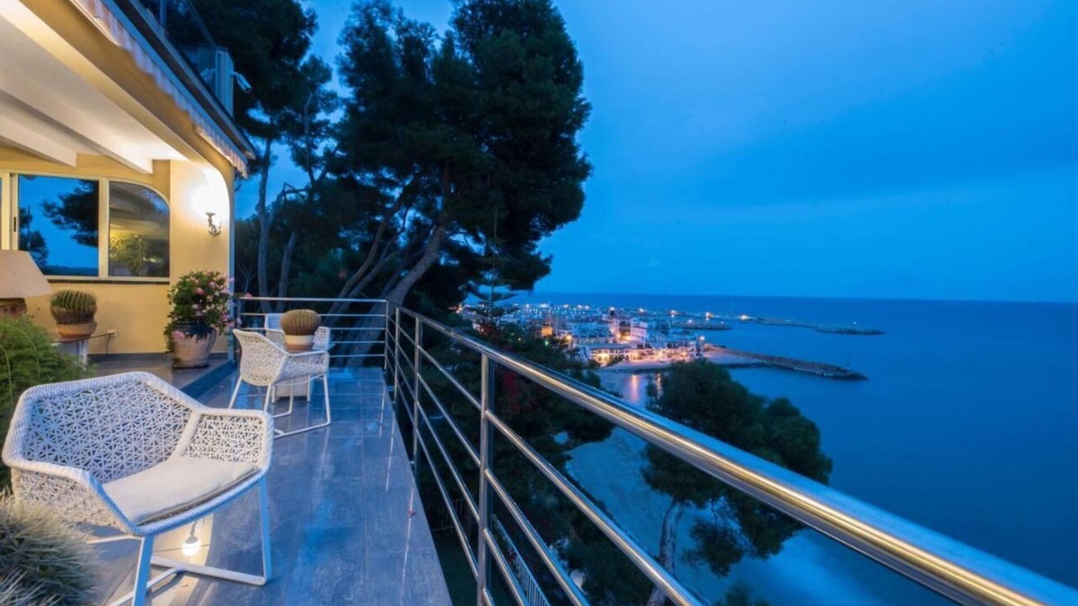 El Roc de Sant Gaieta Hotel | La estrella del mediterraneo