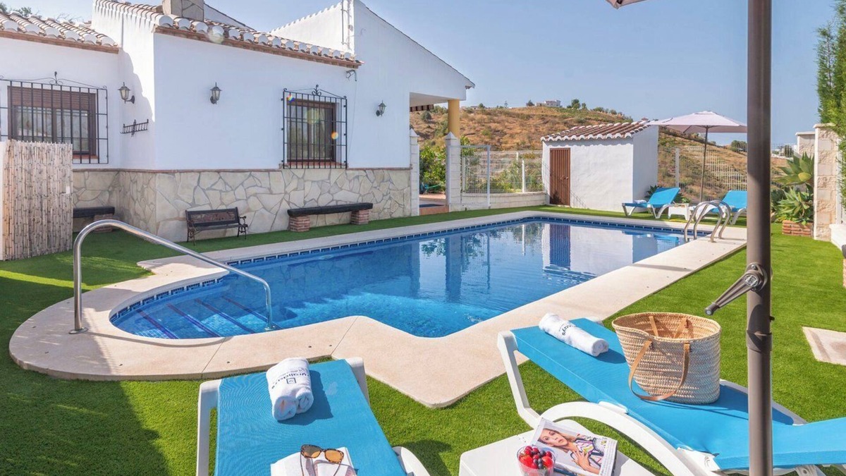 Canillas de Aceituno Villa | La Fajara 2 Canillas de Aceituno by Ruralidays