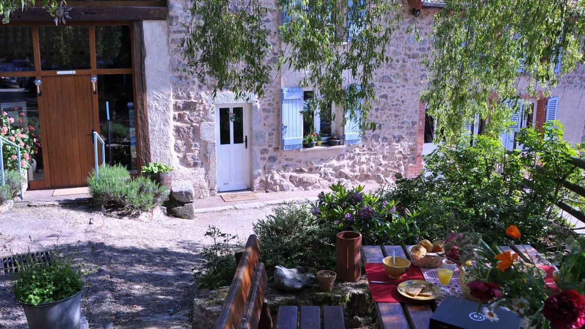 Ambierle House | La ferme aux Abeilles