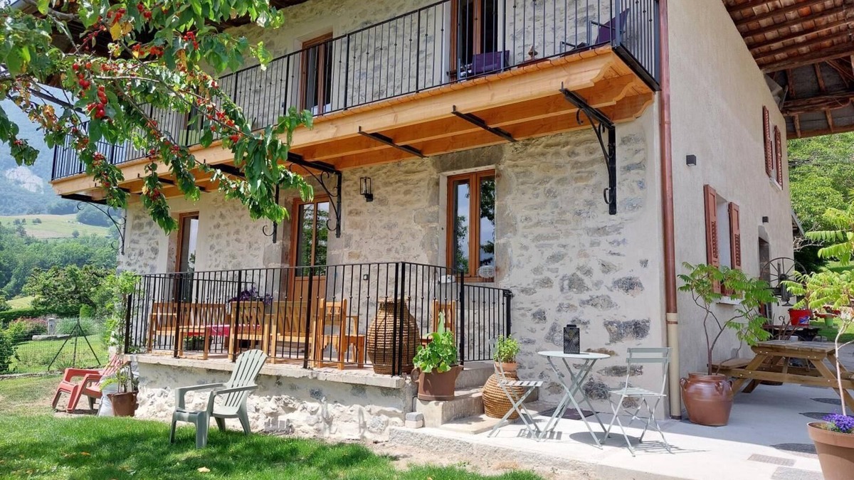 Clery House | LA FERME D'EMMA - CLERY