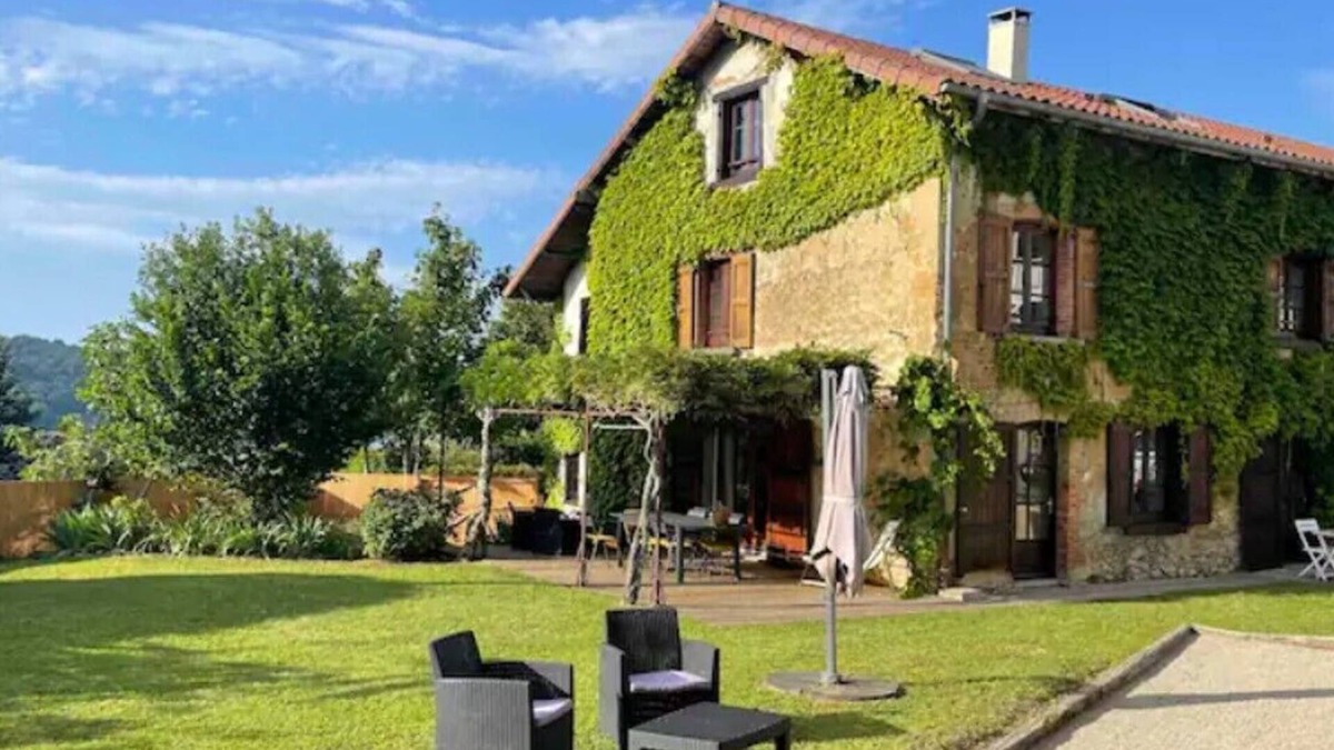 Bilieu House | La Ferme Tchoukar, Ferme Dauphinoise à 10min du lac à Pied