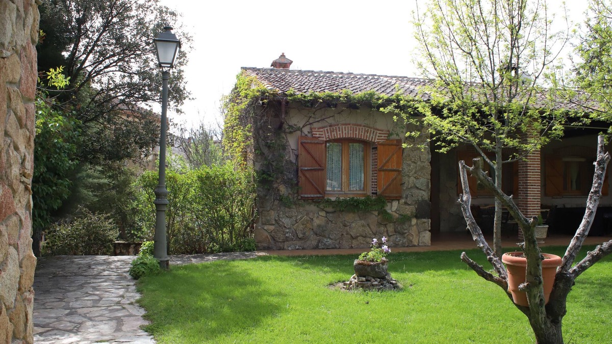 La Salceda Cottage | LA Finca DE Curro
