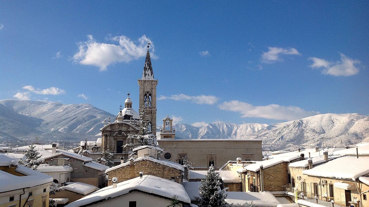 Sulmona Apartment | La Finestra Sulmò, panoramic apartment in Sulmona overlooking the historic center