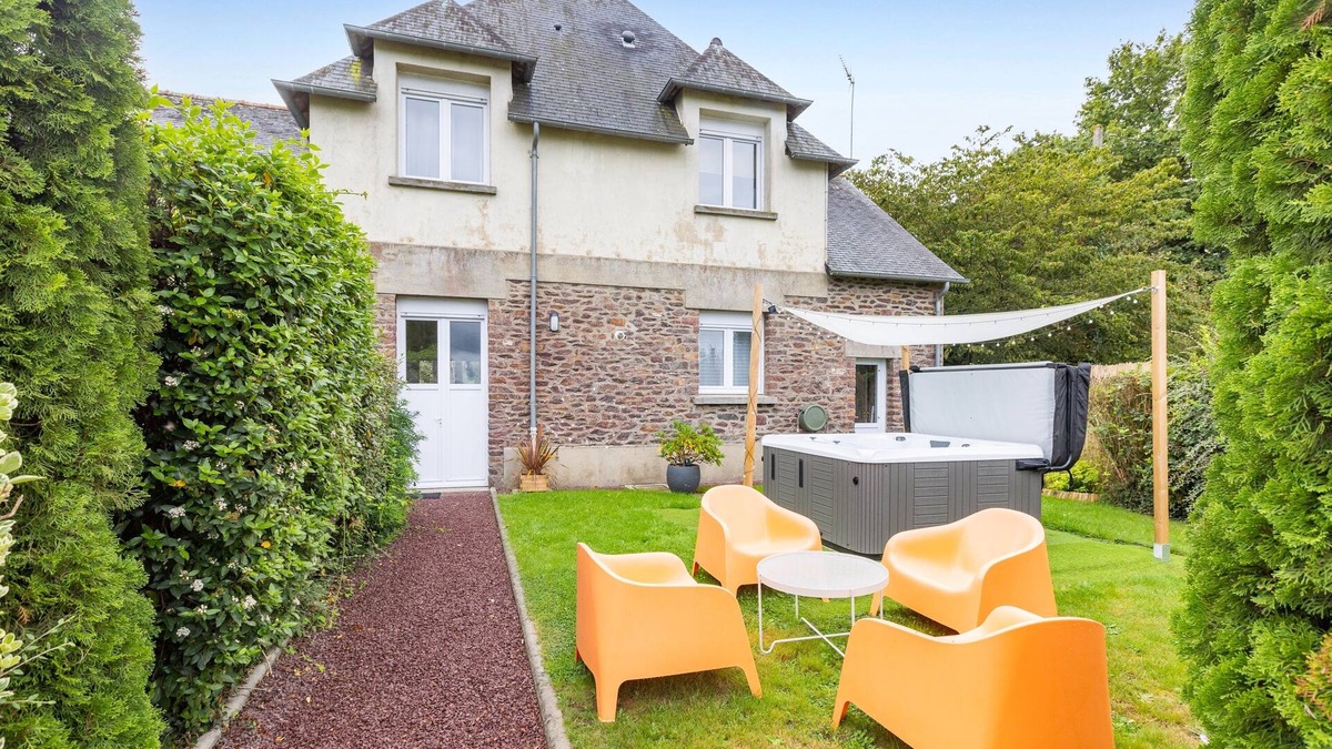 Paimpont House | La Fleur de Vie - Maison avec piscine et jacuzzi