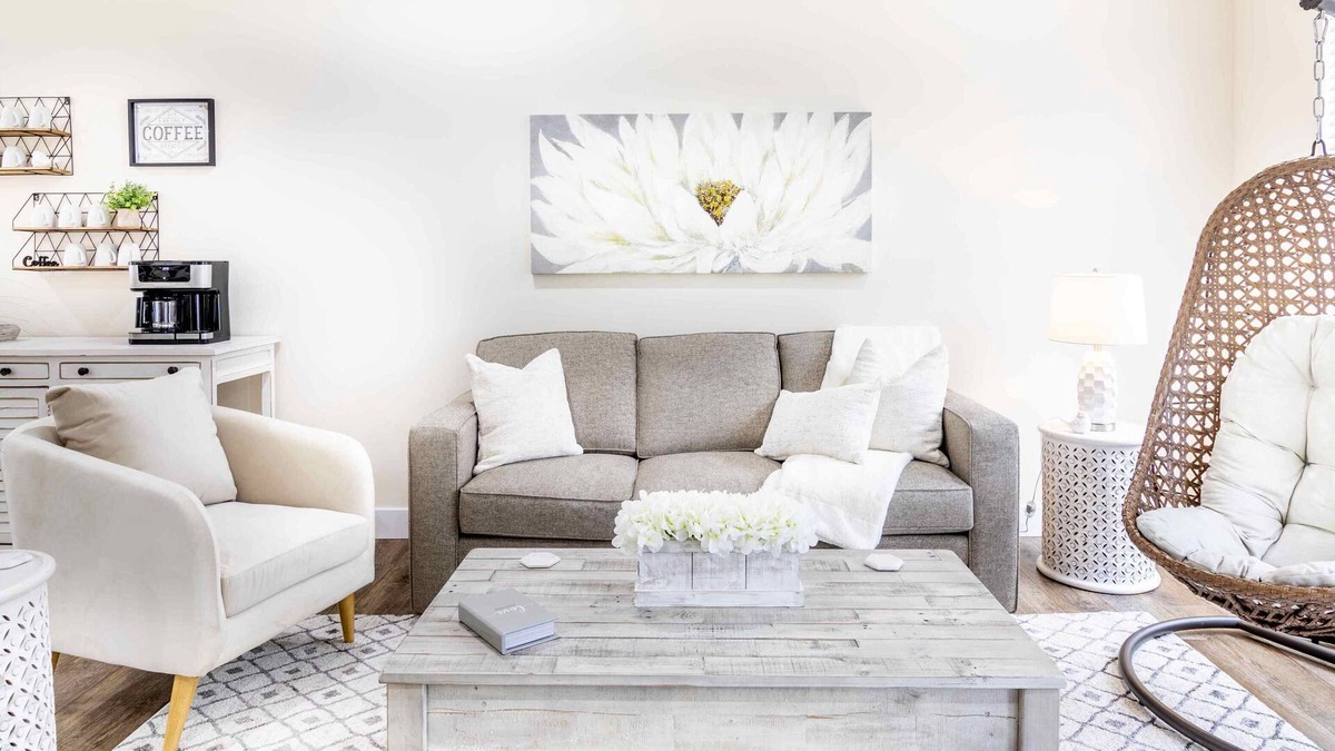 Dry Ridge House | La Fleur, Exquisite New Home Close To The Ark.