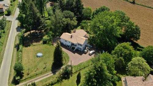 Breuil-Barret House | La Folie