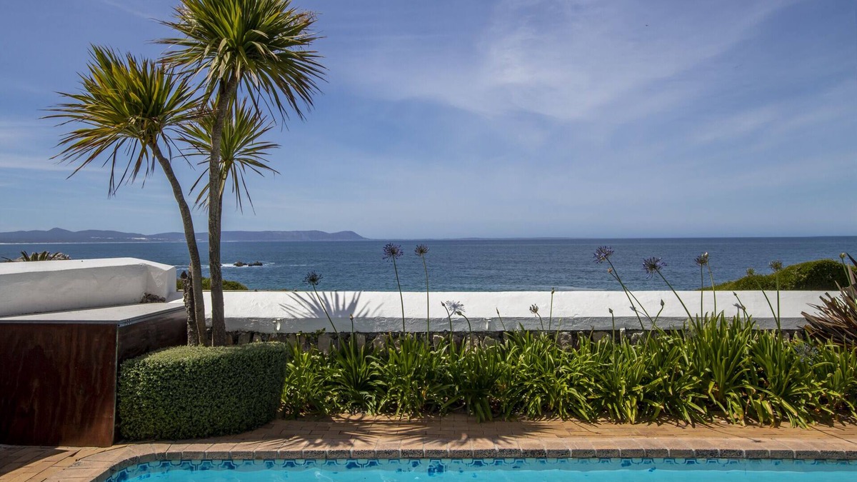 Westcliff House | La Fontaine Guest House