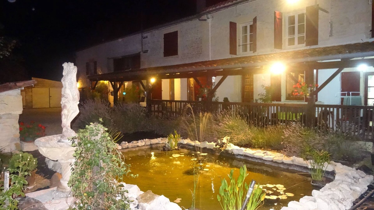Sainte-Severe Bed & Breakfast | La Fontenelle chambres d'hôtes