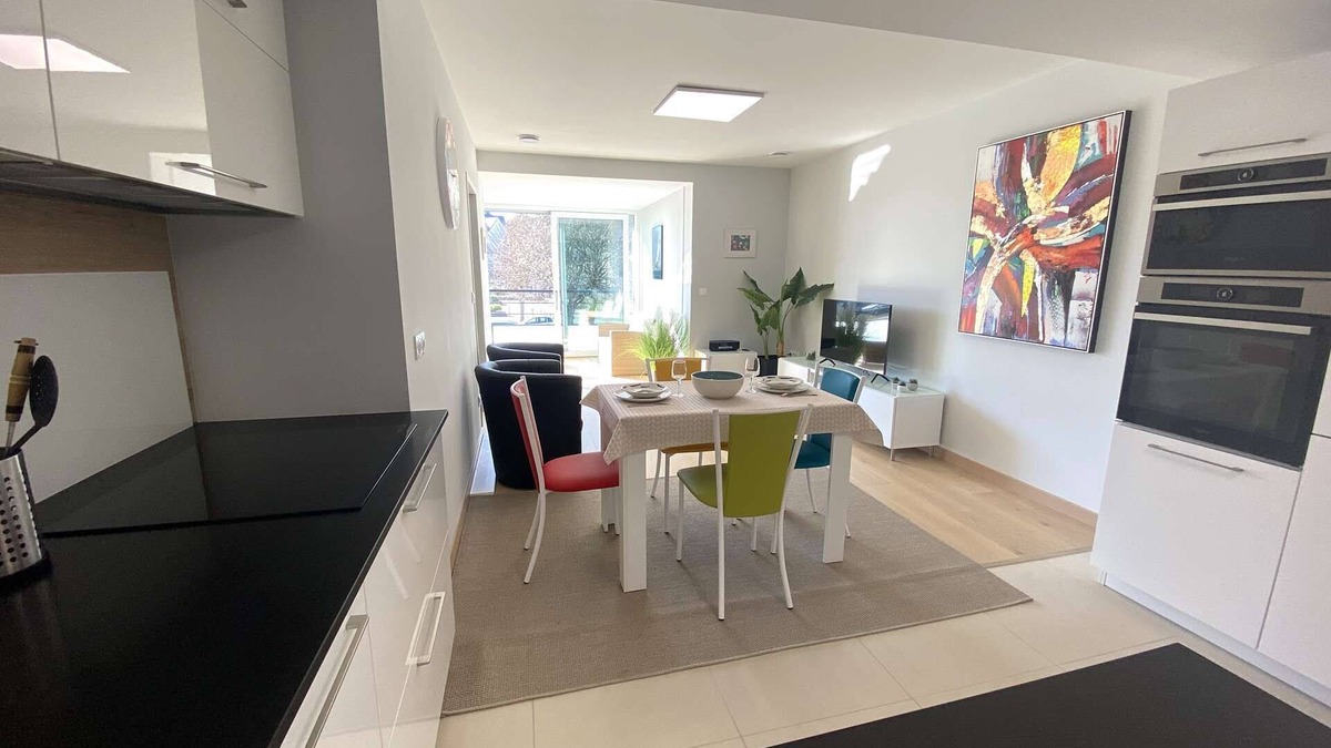 La Foret-Fouesnant Apartment | La Forêt-Fouesnant centre, beautiful apartment, shops on foot, sea view