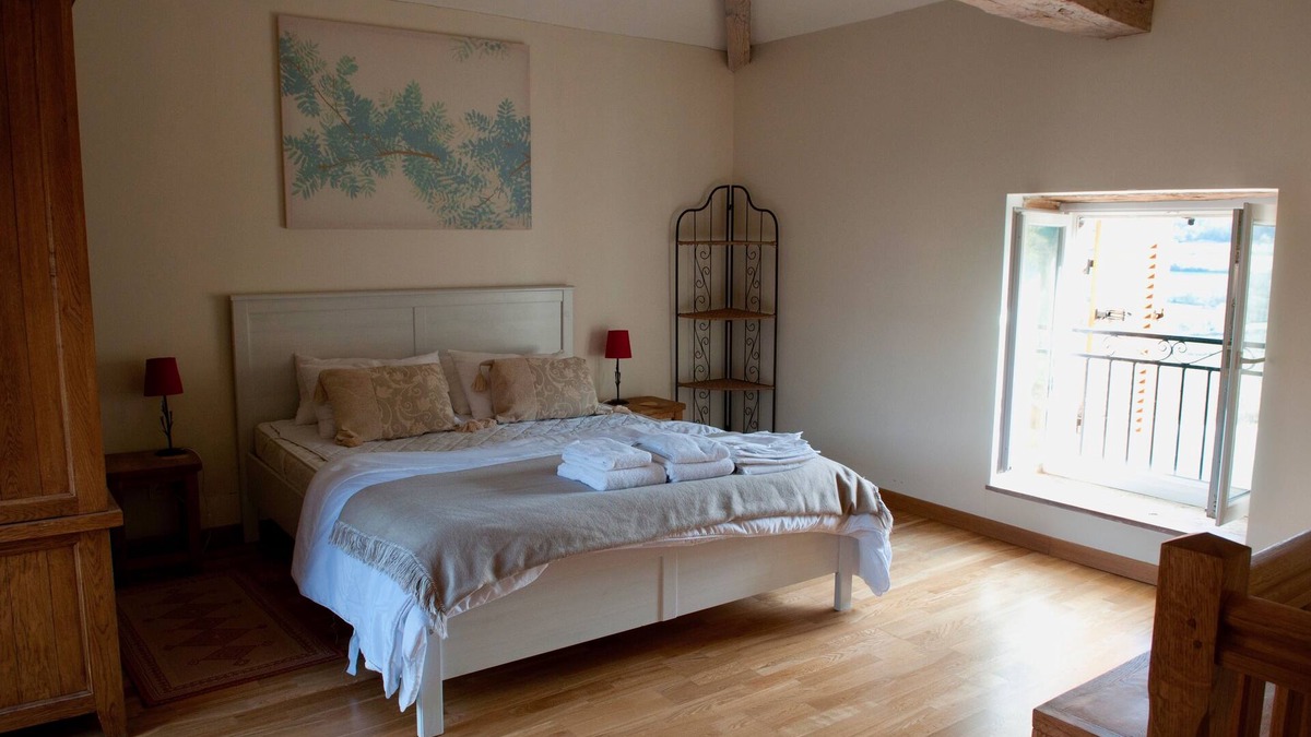 Vergisson Apartment | La Forge - Apartment private terrace, overlooking the pool and Roche de Solutré