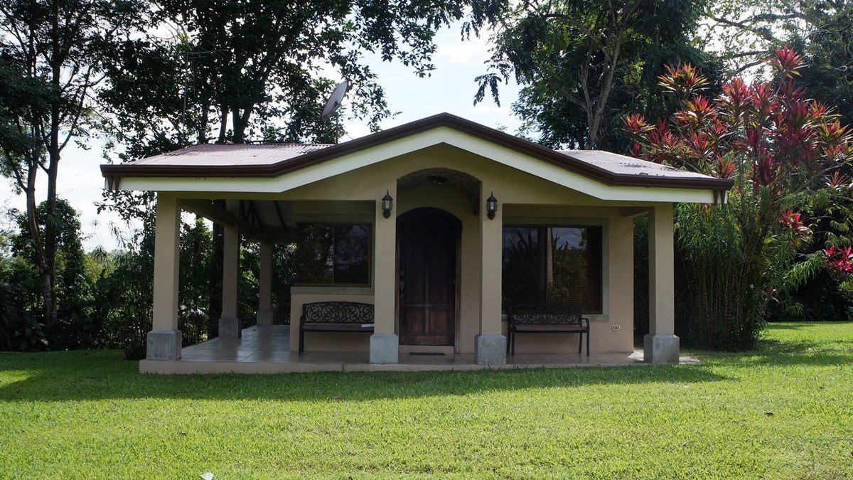 El Tanque Villa | La Fortuna Airport Villa
