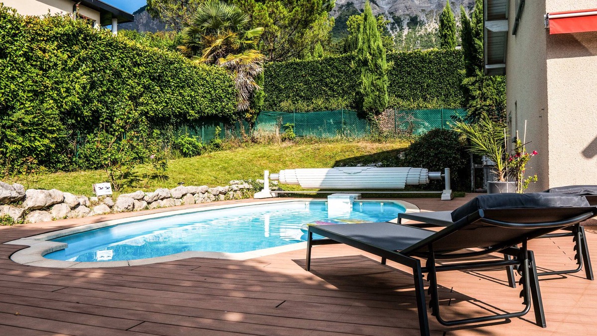 Meylan Villa | 🌹La Galante villa with pool and mountain view