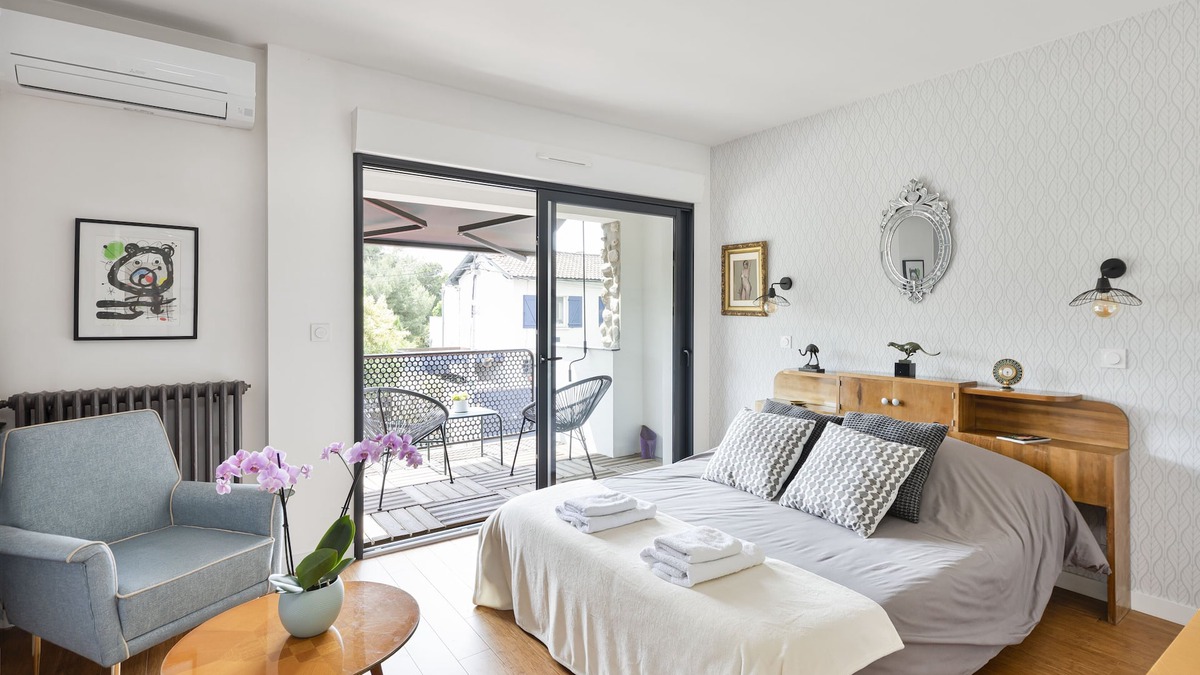 Bonnefoy-Roseraie-Gramont Bed & Breakfast | La Galerie, Maison de Charme et de Caractère
