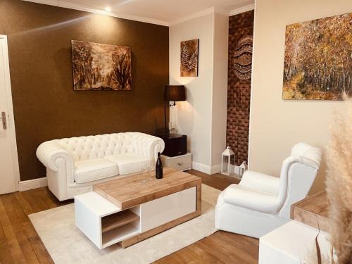 Saint-Fargeau Apartment | La Galerie, suite pour 2 personnes avec chambre supplémentaire possible