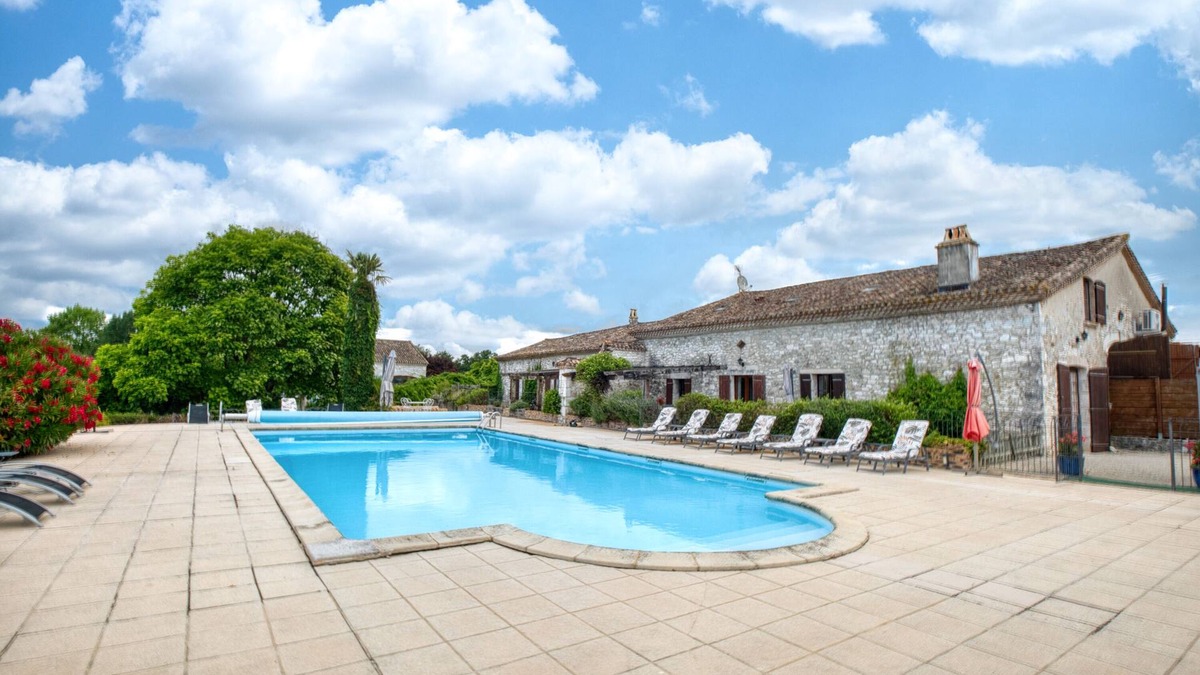 Razac-d'Eymet House | La garenne - fantastic holiday home with pool on over 12 hectares near Bergerac