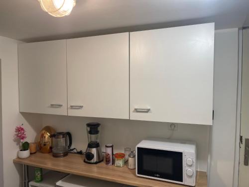 Sannois Apartment | La girafe