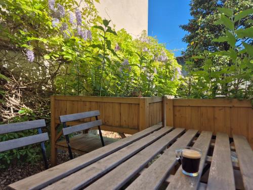 La Courneuve Apartment | La Glycine, Appartement d'architecte avec vue sur jardin