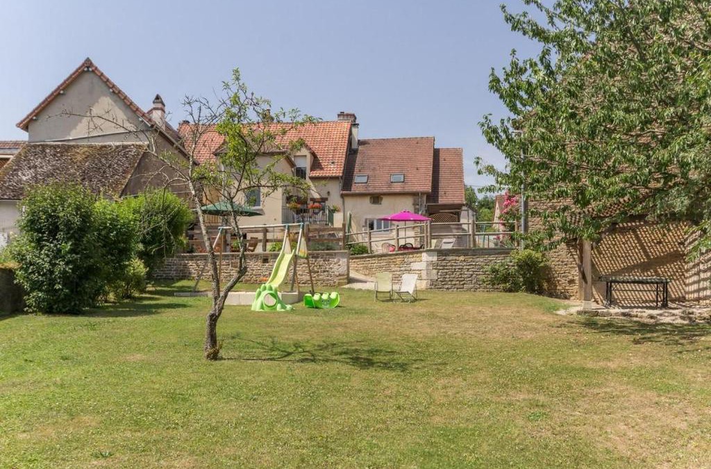 Auxant House | La Glycine et La Villanelle