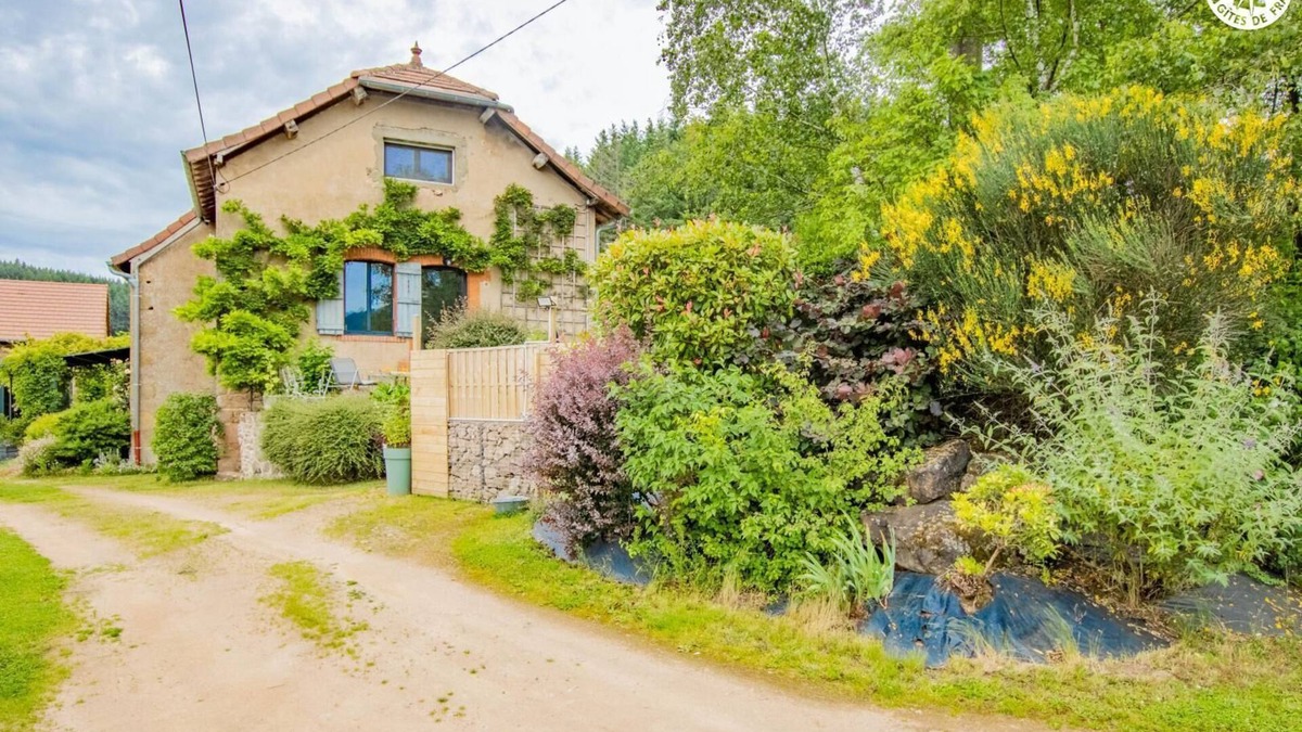 Montmelard House | La Glycine - MONTMELARD