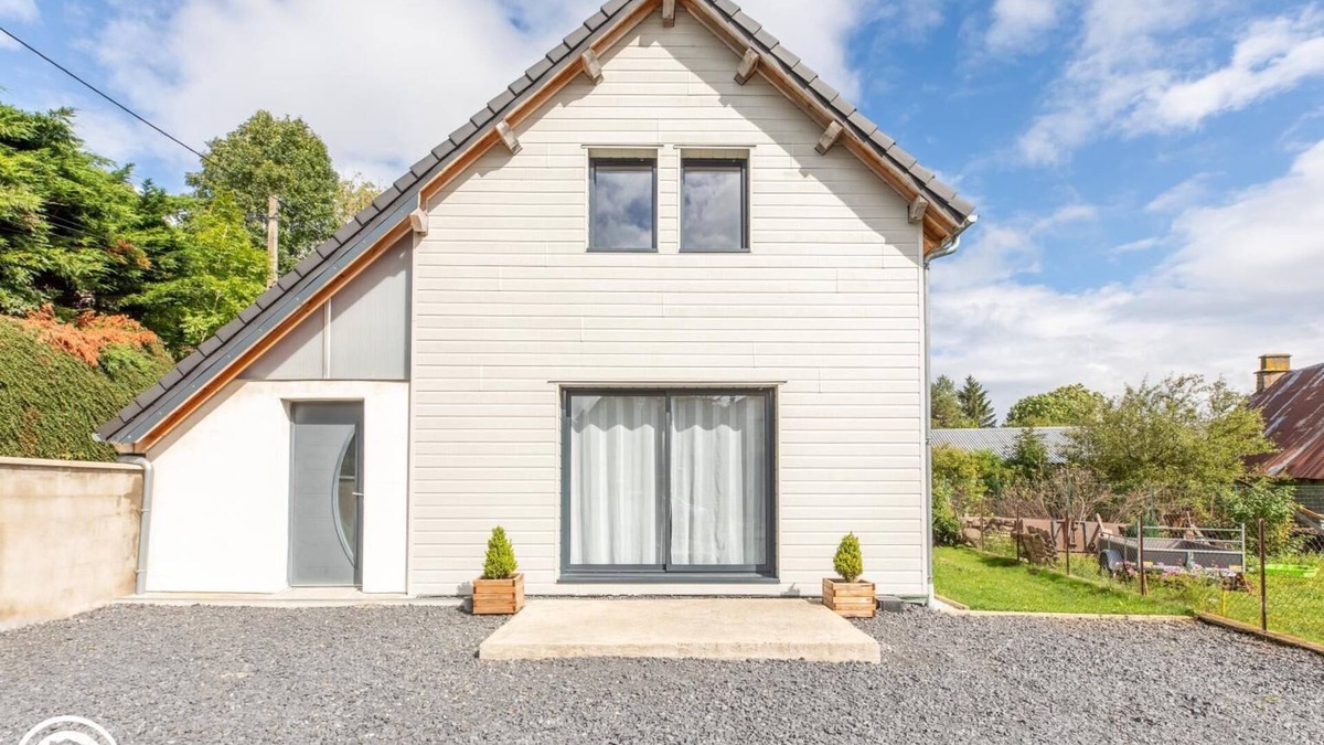 Besse-en-Chandesse House | "La Grande Astrance "
