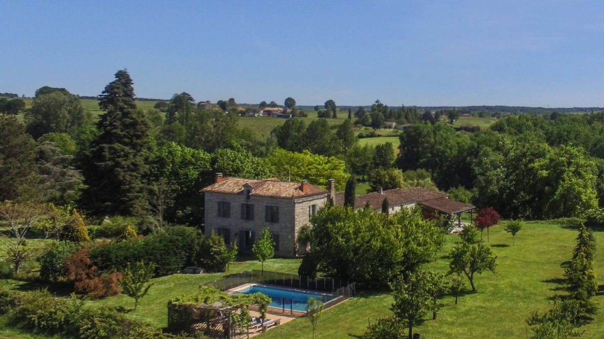 Saint-Andre-et-Appelles House | La Gravouse: Manor house with private pool & tennis court set amongst the vines