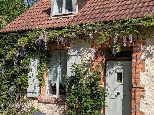 Cromac House | La Grace Les Trois Petites Maisons