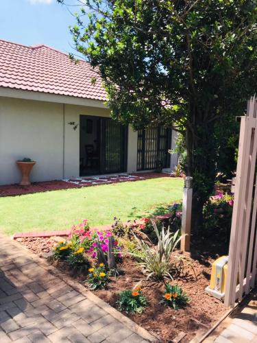 Emfuleni House | La Gracia Guesthouse