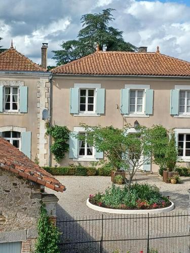 Confolens House | La Grange Terrou