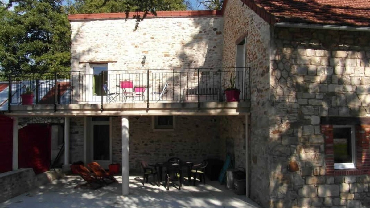 Verneuil House | La Grand Cour - Verneuil