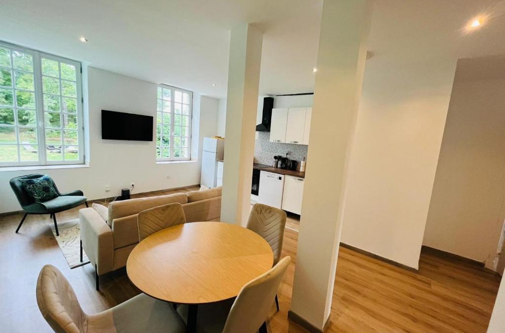 Combleux Apartment | La Grand Maison