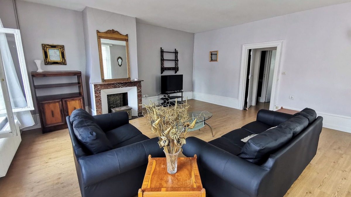 Hesdin House | La grande Hesdinoise - sleeps 6 near the square and its shops