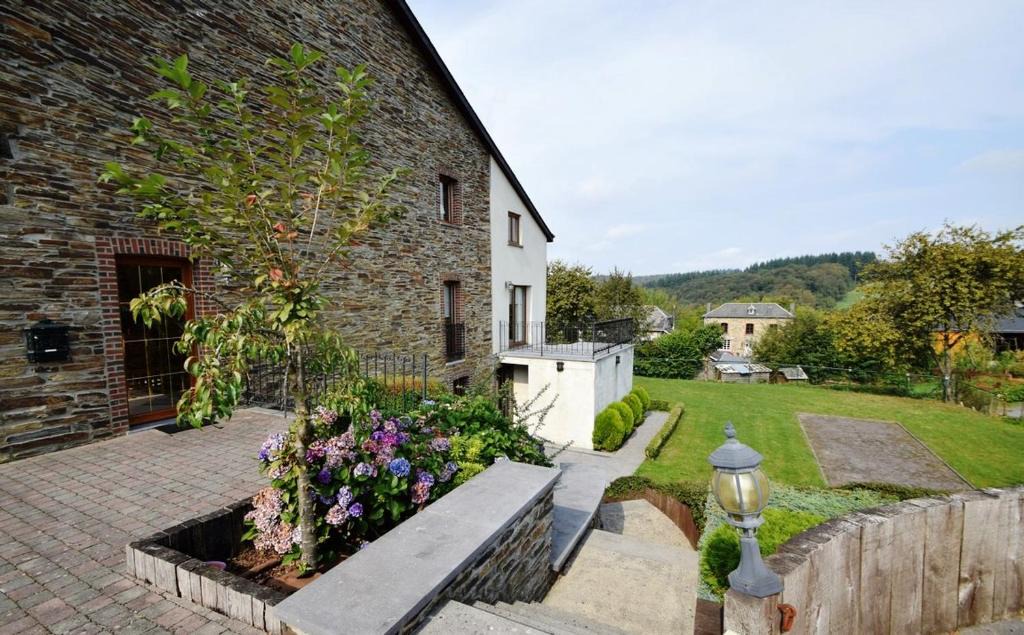 Rochehaut House | La Grange