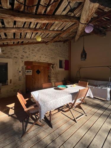 Montmaur-en-Diois Bed & Breakfast | La Grange d'Agnès