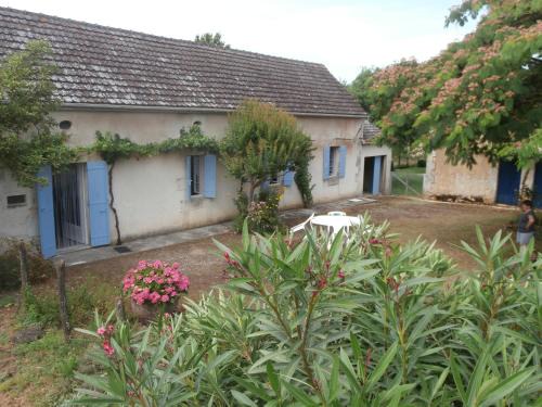 Saint-Georges-de-Montclard House | La grange de Tombeloly