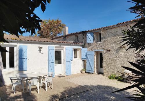 Saint-Pierre-d'Oleron House | La Grange Bleue - Parking privé - A 2km de la mer