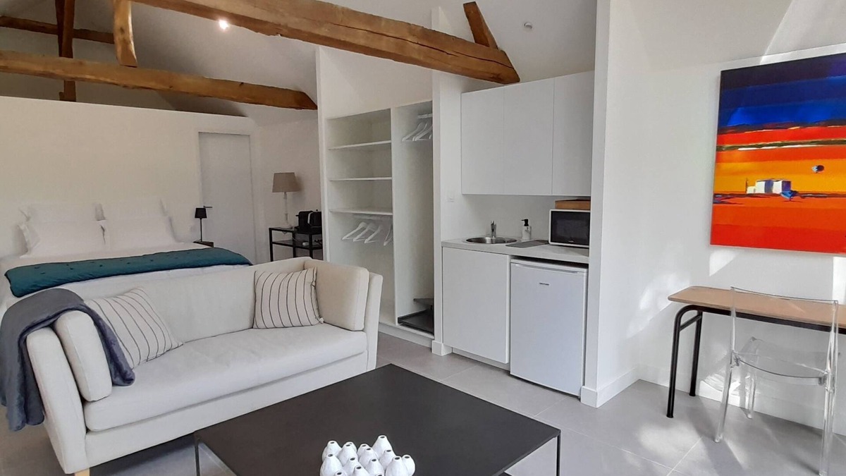 Saint-Sauveur-de-Flee House | La Grange - Guest house in Anjou Bleu