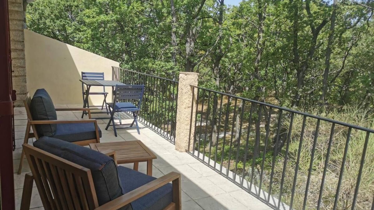 Velleron Apartment | La Grangette