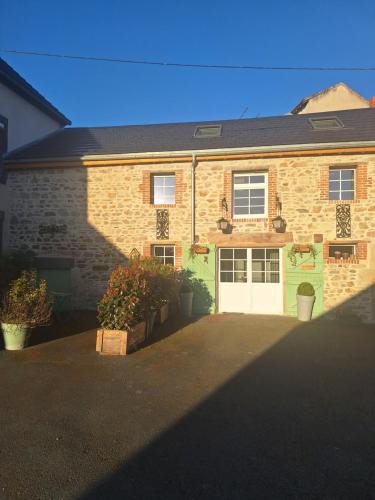 Menat Bed & Breakfast | La grenouille amoureuse