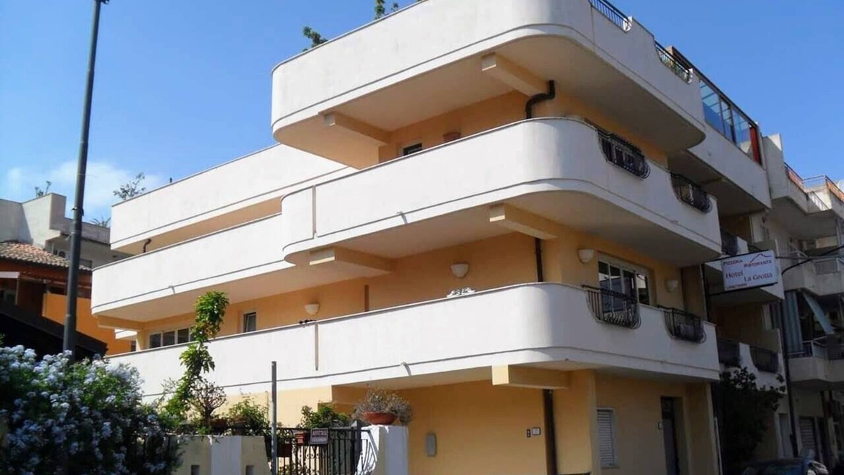 Sant'Alessio Siculo House | La Grotta